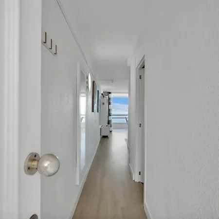 Ponderosa With Ocean View Apartman